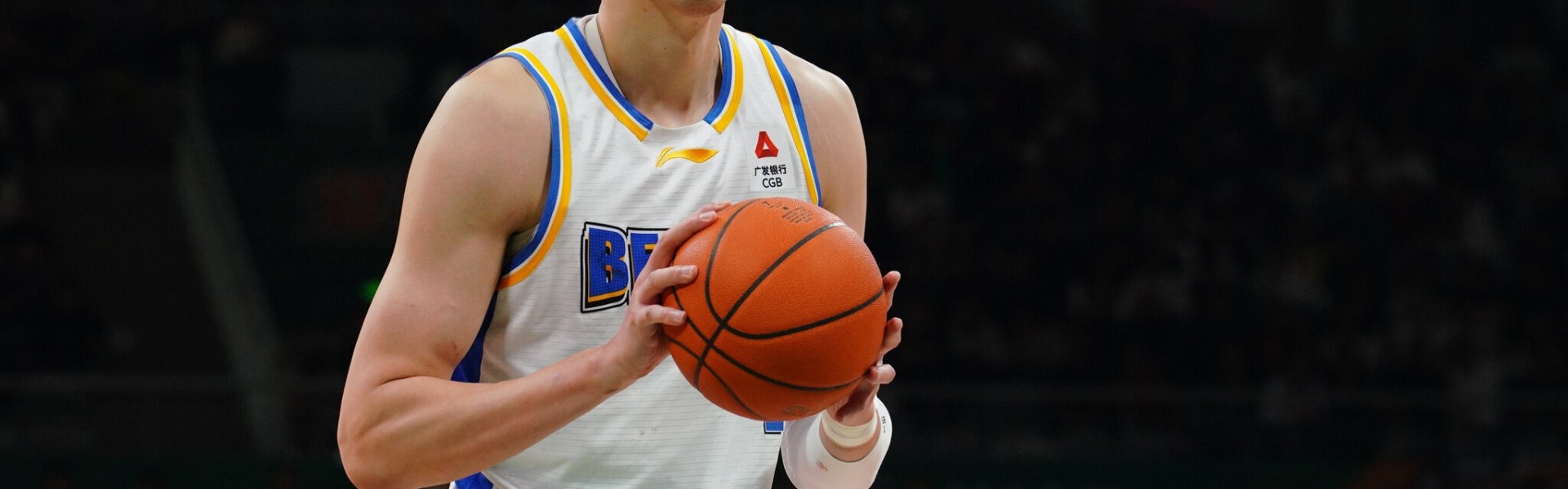 麻将胡了模拟器-存在感不强！周琦半场3投仅1中拿到2分4板 正负值+4